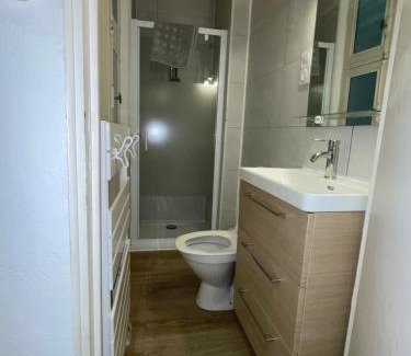 Bagneres-de-Bigorre Appartement | Studio N 2 avec patio en plein cœur de la ville