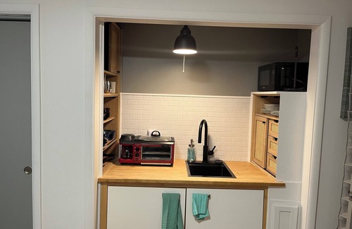 Columbus Appartement | Charming studio in fabulous Columbus with WiFi, AC