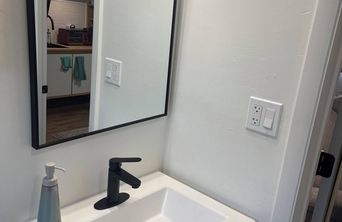 Columbus Appartement | Charming studio in fabulous Columbus with WiFi, AC