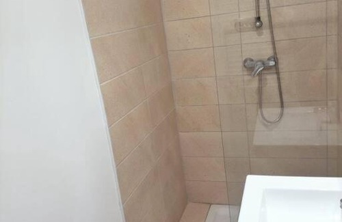 Bressols Appartement | Studio neuf à la campagne