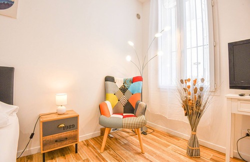 Baille Appartement | Studio neuf avec A/C proche Castellane et métro
