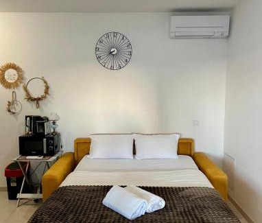 Valergues Appartement | Studio neuf avec acces piscine