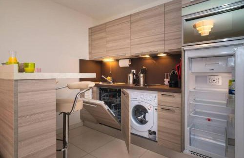 Les Salines Appartement | Studio NEUF - PORTES DE MONACO - Confort - Wifi - Clim