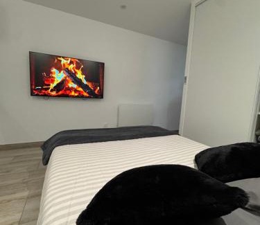 Poligny Appartement | Studio neuf très calme