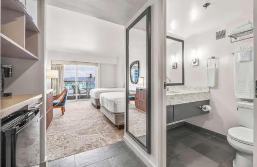 Ala Moana Maison | Studio Ocean View & Balcony 1118
