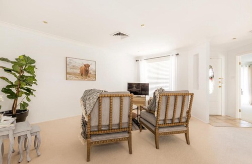 Bomaderry Maison | studio on Jasmine