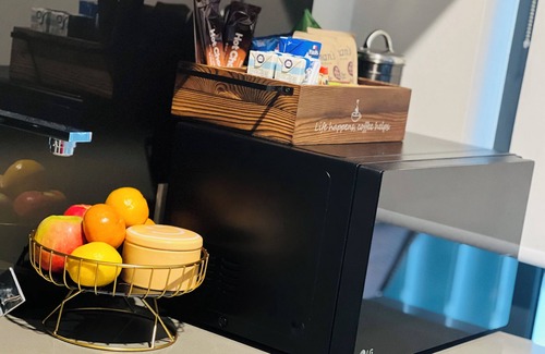 Canberra Appartement | Studio on Northbourne with free parking, 2mins to train, 5mins to city centre.