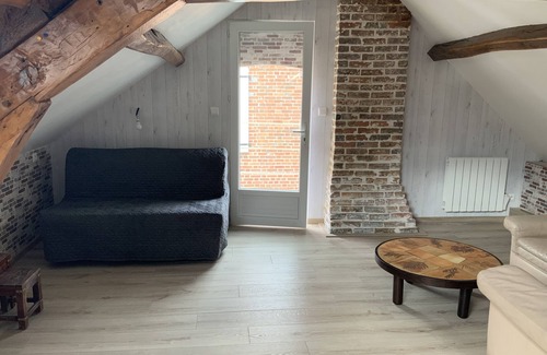 Salbris Maison | Studio au 1er étage d une maison Solognote