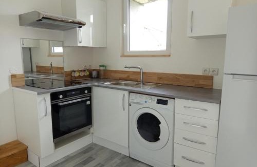 Semens Appartement | Studio paisible avec vue sur les coteaux