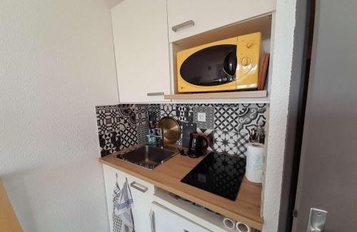 Saint-Hilaire-de-Riez Appartement | Studio proche plage avec balcon, petit garage et animaux admis - FR-1-324-561