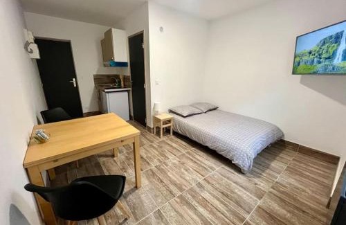 Saint-Fons Appartement | Studio rénové à 15 min de Lyon