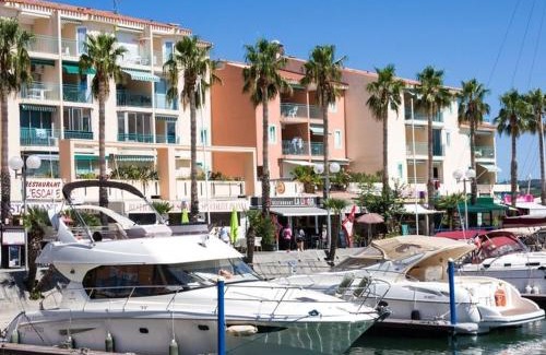 Plage d'Argeles Appartement | Studio rénové, 1ère ligne de plage, terrasse privée avec barbecue, climatisation, proche commerces - FR-1-732-13