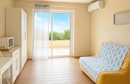 Plage d'Argeles Appartement | Studio rénové, 1ère ligne de plage, terrasse privée avec barbecue, climatisation, proche commerces - FR-1-732-13