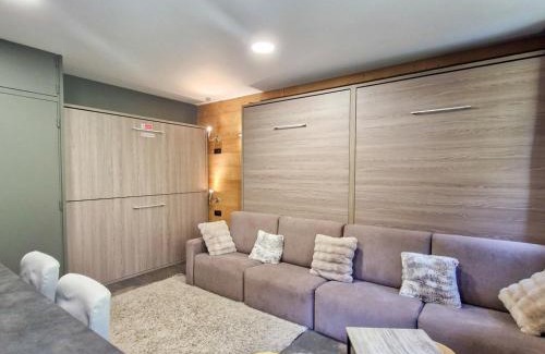 Flaine Appartement | Studio Rénové avec Kitchenette Équipée, Proche des Pistes et Commerces, Casiers à Ski - FR-1-425-207