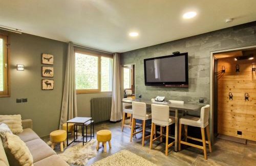 Flaine Appartement | Studio Rénové avec Kitchenette Équipée, Proche des Pistes et Commerces, Casiers à Ski - FR-1-425-207