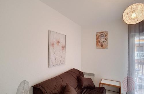 Lamalou-les-Bains Appartement | Studio rénové avec balcon, proche des Thermes de Lamalou, animaux acceptés, parking gratuit. - FR-1-451-131