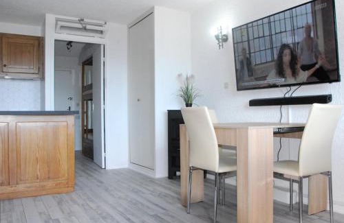 Pra Loup Appartement | Studio rénové proche des pistes avec terrasse et TV grand écran - FR-1-165A-98