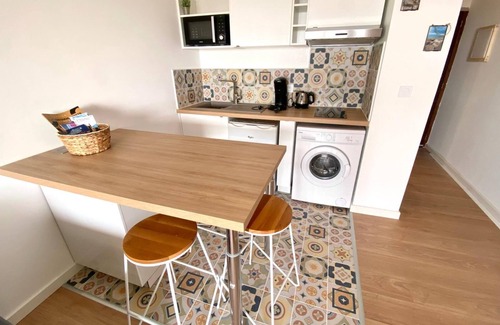 Le Grand Travers Appartement | Studio rénové vue mer a 100 m de la plage