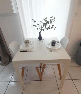 Vierzon Appartement | Studio RDC l'Auron- wifi - cour
