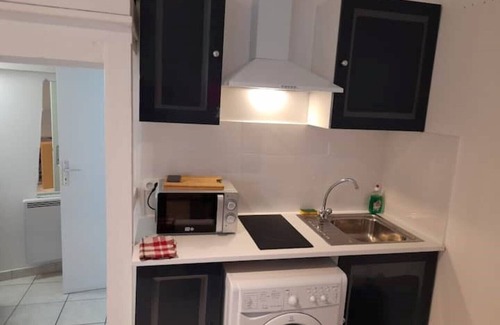 Courlancy Appartement | STUDIO ROUGE à 5 minutes de la Cathédrale de REIMS