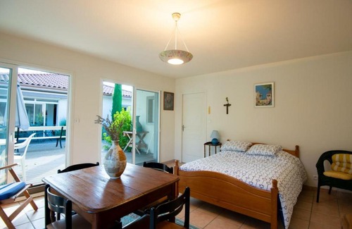 Savigneux Appartement | Studio Savigneux, 1 pièce, 2 personnes - FR-1-496-218