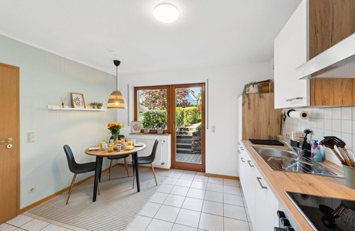 Hetzerath Appartement | stern12 SIRIUS Kitchen WLAN Workplace Parking