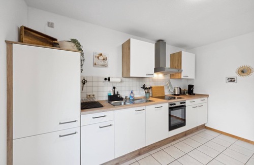 Hetzerath Appartement | stern12 SIRIUS Kitchen WLAN Workplace Parking