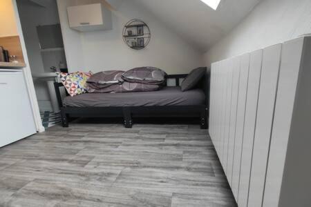 Valenciennes Appartement | Studio "Sous les toits", Proche Hyper Centre et Commerces !