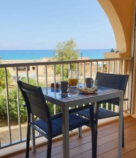 Algajola Appartement | Studio standing classé meublé de tourisme avec terrasse vue mer " les pieds dans l'eau " à Algajola