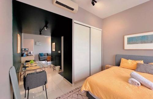 Sungai Buloh Appartement | Studio Staycation D'Sara @ Linked MRT, Near Thomson Hospital & Sungai Buloh Hospital