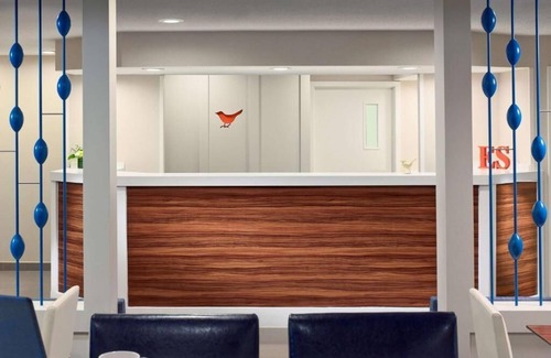 Somers Point Maison | Studio Suite, 1 King Bed - Mobility Roll in Shower