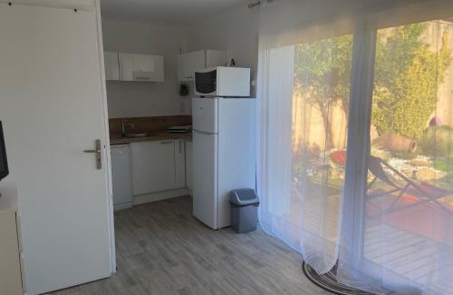 Mas-Blanc-des-Alpilles Appartement | Studio terrasse avec piscine