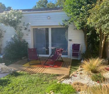 Mas-Blanc-des-Alpilles Appartement | Studio terrasse avec piscine