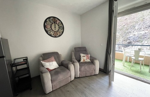 Amelie-les-Bains-Palalda Appartement | GRAND STUDIO–GRAND BALCON–PARKING–DOUCHE–CLIM–LIT160–RÉNOVÉ