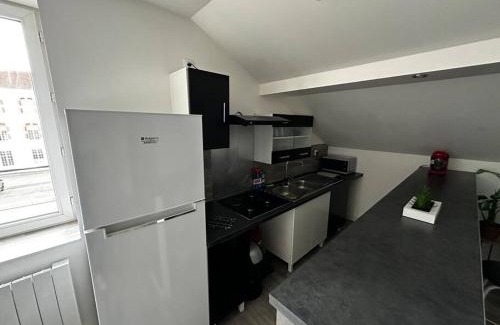 Thierville-sur-Meuse Appartement | Studio - THIERVILLE - Proche Régiment - Stationnement facile - Géré par Presta-Zen'Services