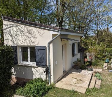 Levis-Saint-Nom Appartement | Studio tout confort jardin partagé