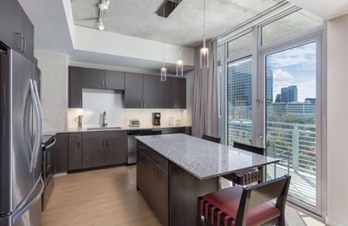 Civic District Copropriété | Studio unit/Austin - Full Kitchen, W/D, Rooftop Pool, & More!