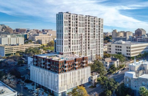Civic District Copropriété | Studio unit/Austin - Full Kitchen, W/D, Rooftop Pool, & More!
