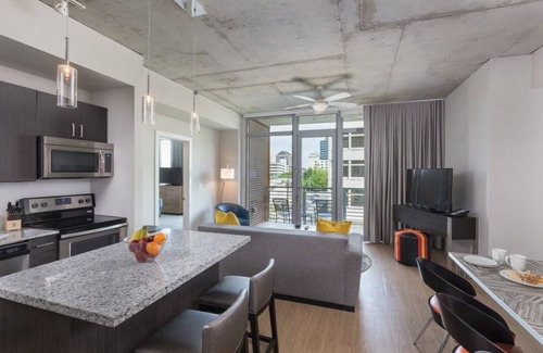 Civic District Copropriété | Studio unit/Austin - Full Kitchen, W/D, Rooftop Pool, & More!