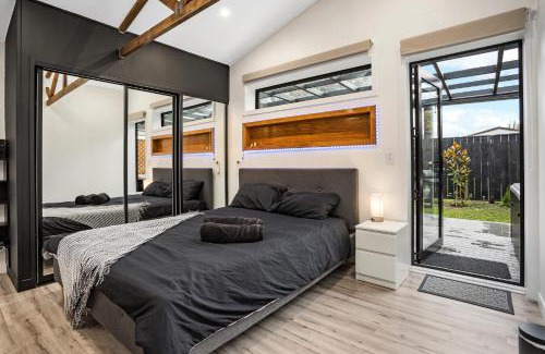 Christchurch Maison | Studio Unit with Spa Bath