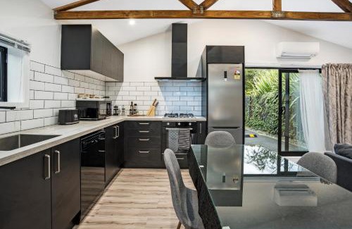 Christchurch Maison | Studio Unit with Spa Bath