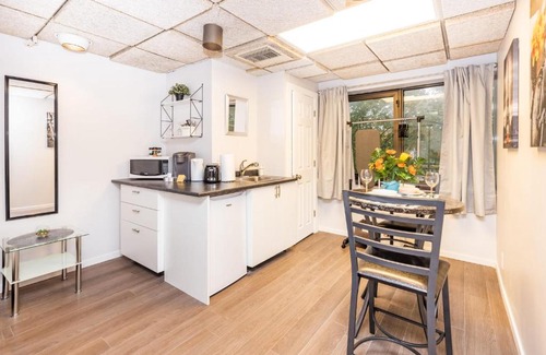 Centretown West Appartement | Studio Units with King Bed - Near Downtown Ottawa