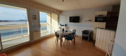 Trevou-Treguignec Appartement | Studio Vue imprenable sur la Mer et les 7 Iles
