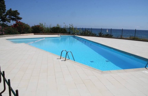 Santa-Lucia-di-Moriani Appartement | Appartement les pieds dans l’eau