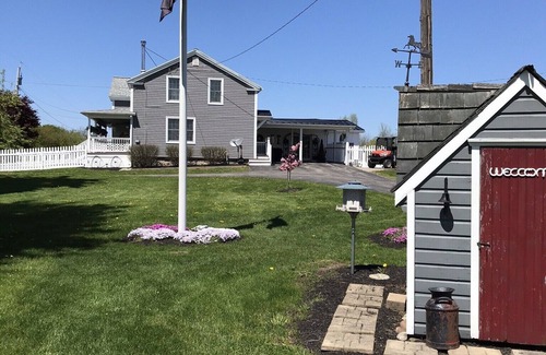 Sodus Appartement | Studio w/kitchen on Alpaca farm Sodus Bay, Wine trails & Brantling ski slope