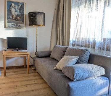 Aeschi bei Spiez Appartement | Studio with balcony, Niesen view & free parking near Interlaken, Thunersee & Blausee