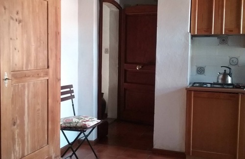 Massa Marittima Appartement | Studio avec balcon dans une ancienne maison de ville, dans un quartier calme et ensoleillé