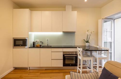 Foz do Douro Appartement | Studio with courtyard, at 3 min walking from the beach and 20 from center by BUS