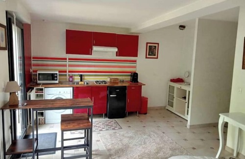 Villejuif Appartement | Studio with garden in a quiet setting just outside Paris