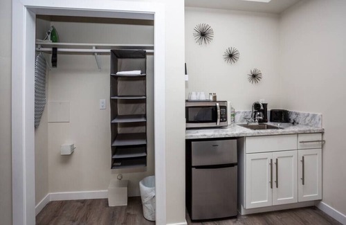 Bankers Hill Appartement | Studio with Large Balcony- San Diego Gateway